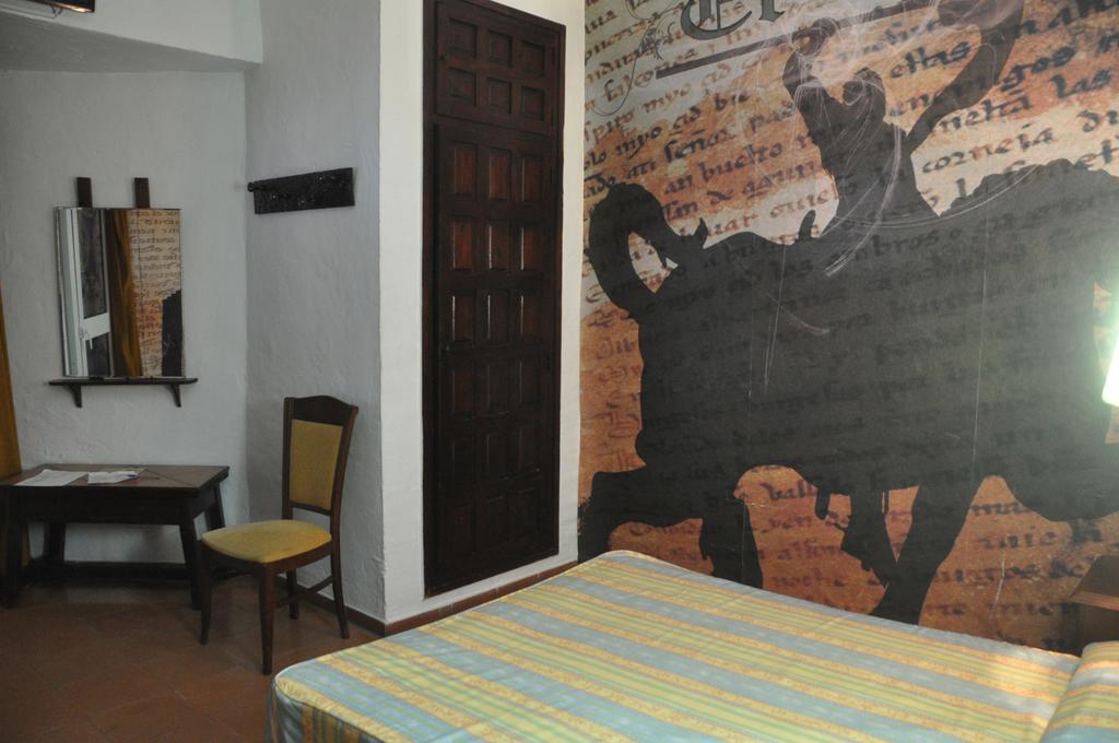 Tematico El Cid Pensión Fuengirola